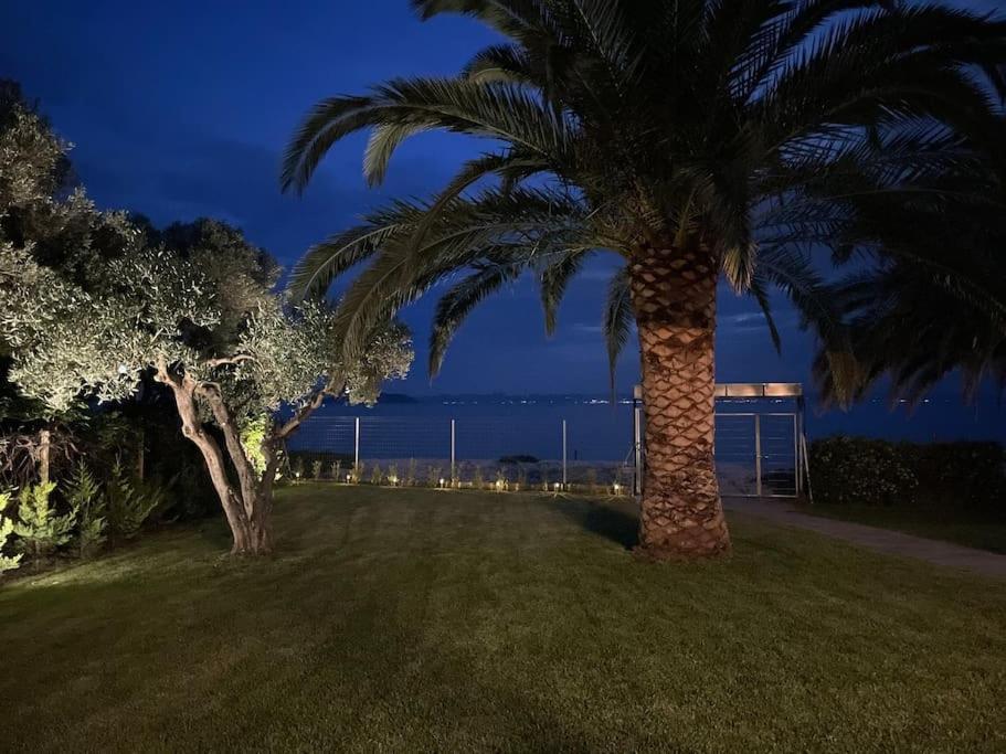Παραθαλάσσια Βίλα ネオス・マルマラス エクステリア 写真